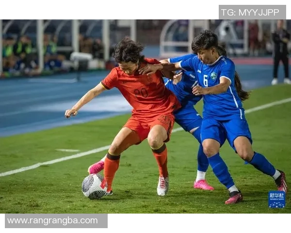 乌兹别克与中国足球队激战正酣赛场精彩瞬间回顾与分析 乌兹别克与中国足球队激战正酣赛场精彩瞬间回顾与分析