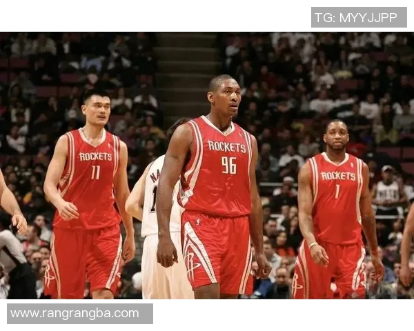 姚明亲临现场观看火箭对决公牛赛季精彩瞬间回顾