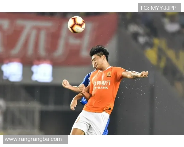 武汉卓尔迎战河南建业全力争胜展现球队实力与斗志 武汉卓尔迎战河南建业全力争胜展现球队实力与斗志