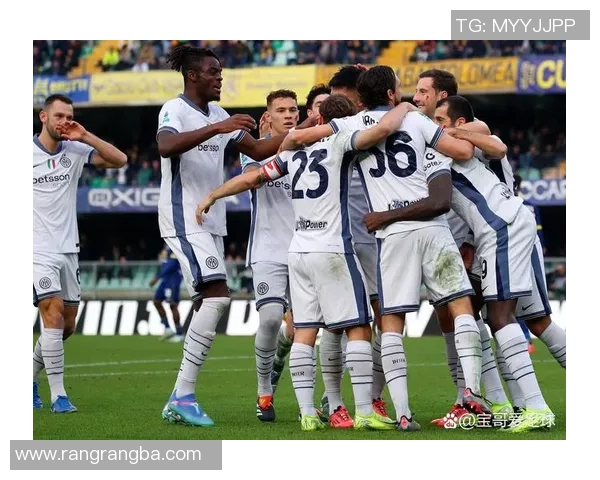 维罗纳与国际米兰激战成平局双方各取一分的精彩对决回顾 维罗纳与国际米兰激战成平局双方各取一分的精彩对决回顾